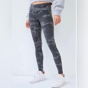 TNA Camouflage Women's Leggings